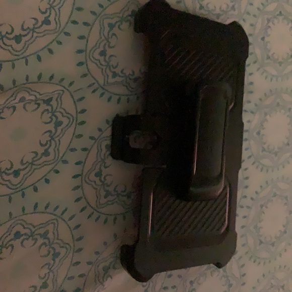 It’s a belt clip (phone case not included) for iPhone 7 Plus never used - Picture 3 of 4
